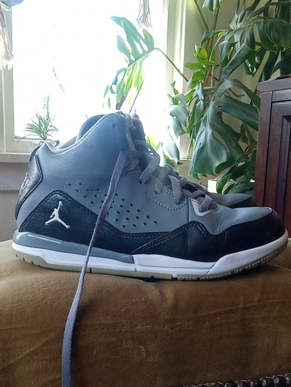 Jordan Kids’s Mid-Top Basketball Shoes - Black/Gray